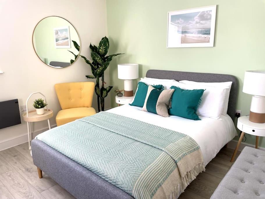 Luxury Porthcawl Large Spacious 2 Bedroom Apt, Garden, Prime Location Exterior foto